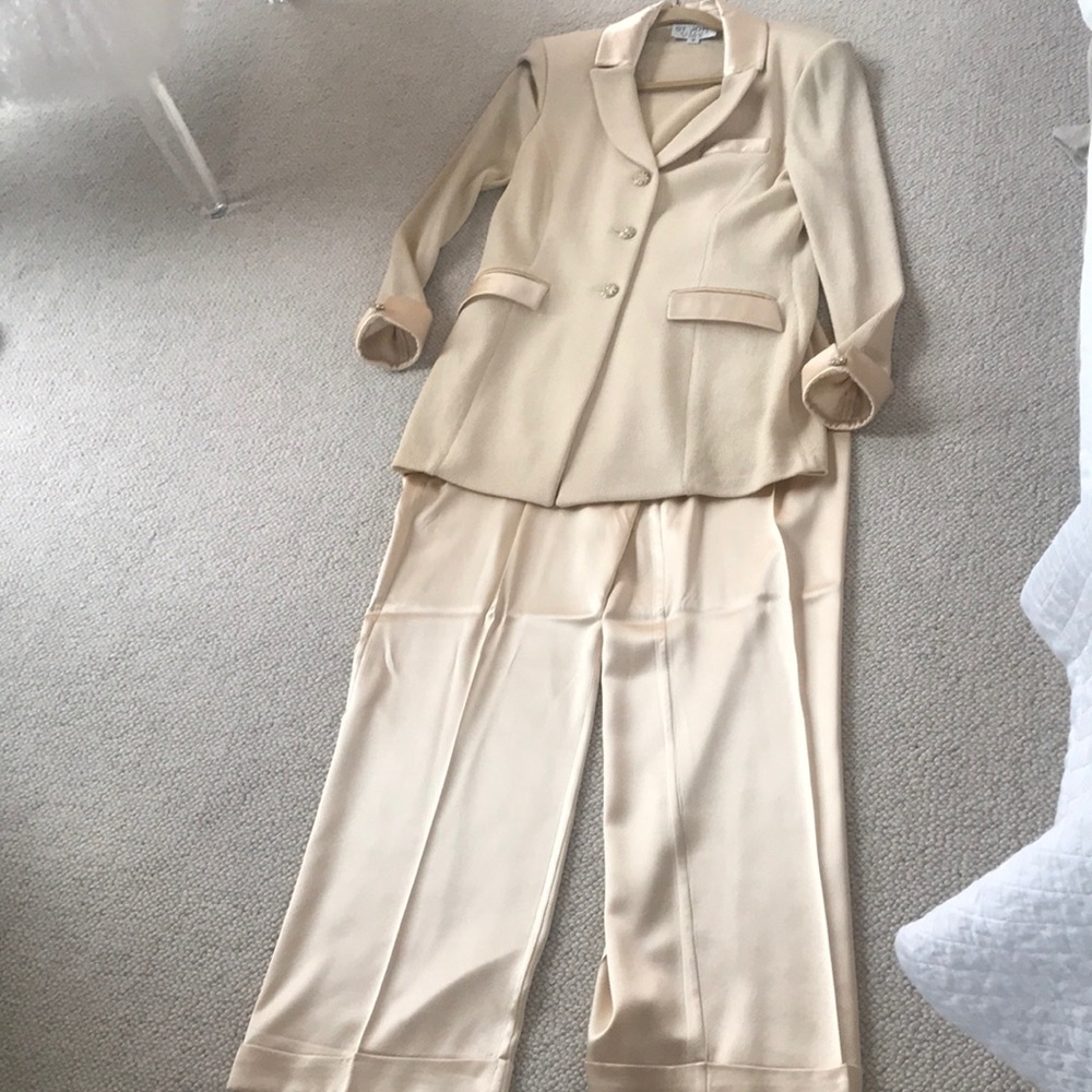 St. John Evening Gold Cocktail Suit Size 10